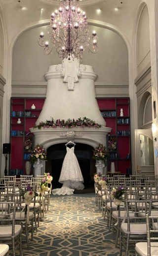 the walkway to a wedding venue in the marker hotel