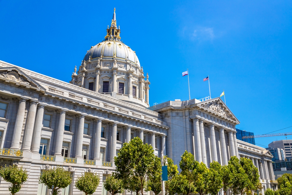 Exterior view of city hall in san francisco
