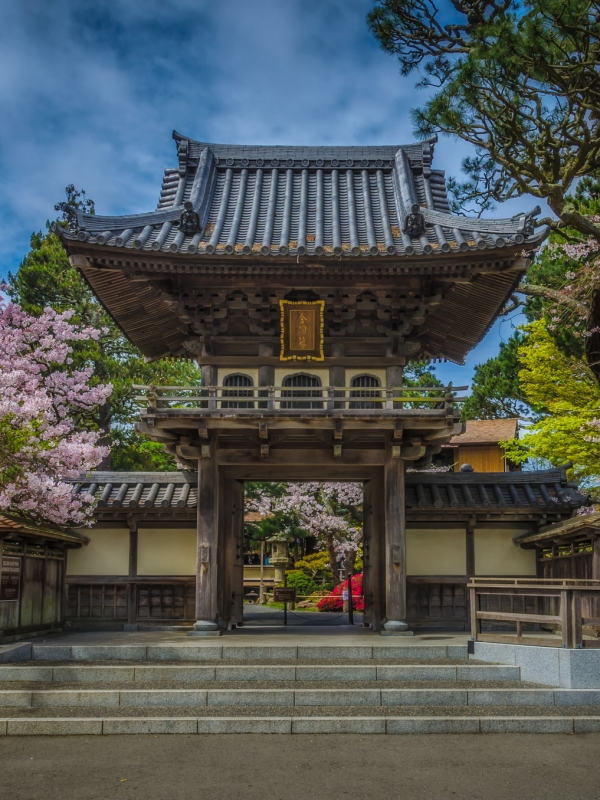 exterior view of the japanese tea garden gift shop at golden gate park