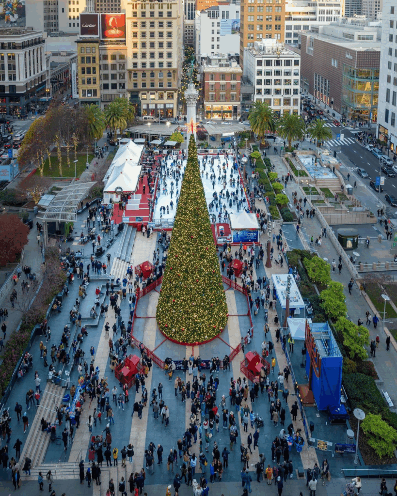 christmas tree in union square in san francisco